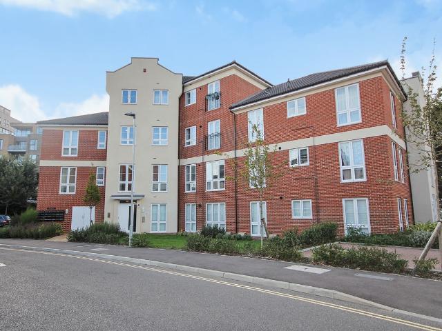 Cambrian Way, Worthing BN13, 2 bed flat to rent, £1,250 pcm | PrimeLocation