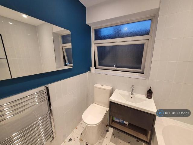 Cambrian Court, South Croydon, CR2 2 bed flat to rent £1,750 pcm £404 pw