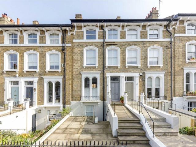 Cambrian Road, Richmond TW10, 2 bed flat to rent, £3,750 pcm | PrimeLocation