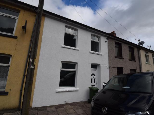 Cambrian Street, Bargoed CF81, 3 bed property to rent, £1,100 pcm | PrimeLocation
