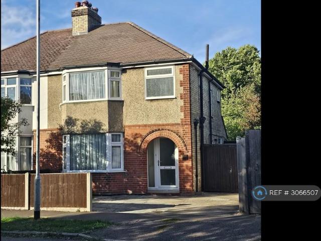 Cambridge, Cambridge, CB1 3 bed semi detached house to rent £1,950 pcm £450 pw