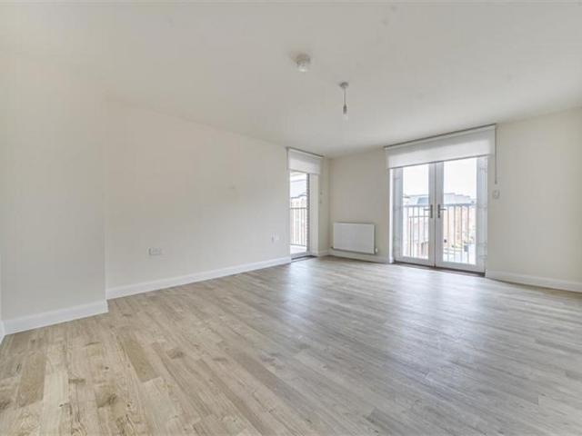 Cambridge CB3 2 bed flat to rent £1,650 pcm £381 pw