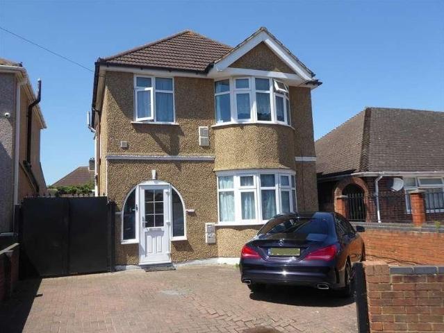 Cambridge Close, Hounslow, TW4