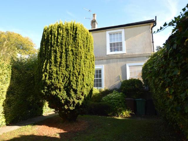 Cambridge Gardens, Tunbridge Wells 2 bed flat to rent £2,000 pcm £462 pw