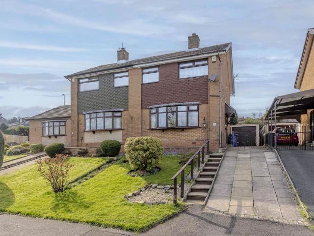 Cambridge Drive, Newcastle ST5, 3 bed semi detached house to rent, £1,300 pcm | PrimeLocation