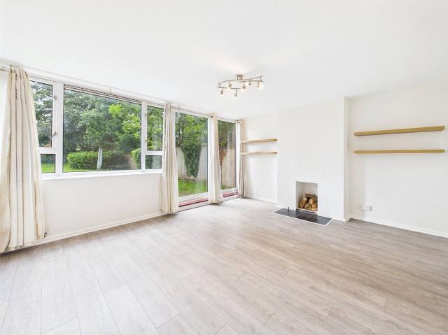 Cambridge House, Teddington TW11, 3 bed flat to rent, £2,500 pcm | PrimeLocation