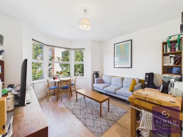 Cambridge Heath Road, London E2, 2 bed flat to rent, £2,400 pcm | PrimeLocation