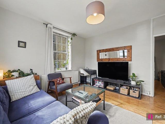 Cambridge Heath Road, London E2, 2 bed terraced house to rent, £2,500 pcm | PrimeLocation