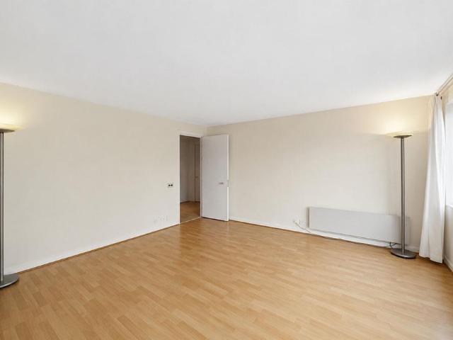 Cambridge Square, London W2 1 bed apartment to rent £2,708 pcm £625 pw