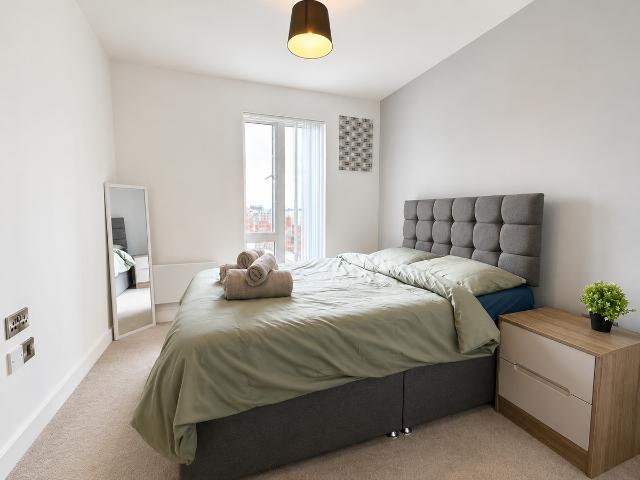 Cambridge Street, Manchester M1, 2 bed flat to rent, £1,950 pcm | PrimeLocation