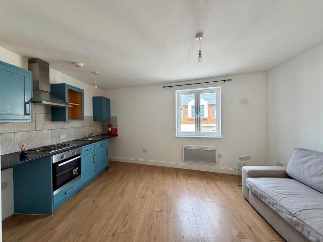 Cambridge Street, Aylesbury HP20 1 bed flat to rent £850 pcm £196 pw