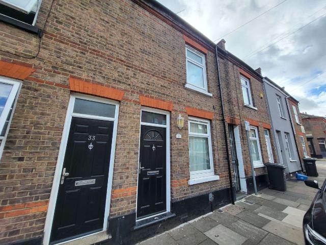 Cambridge Street LU1, 2 bed terraced house to rent, £1,300 pcm | PrimeLocation