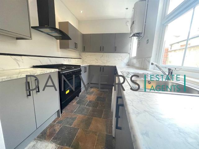 Cambridge Street, Leicester LE3, 4 bed terraced house to rent, £1,473 pcm | PrimeLocation
