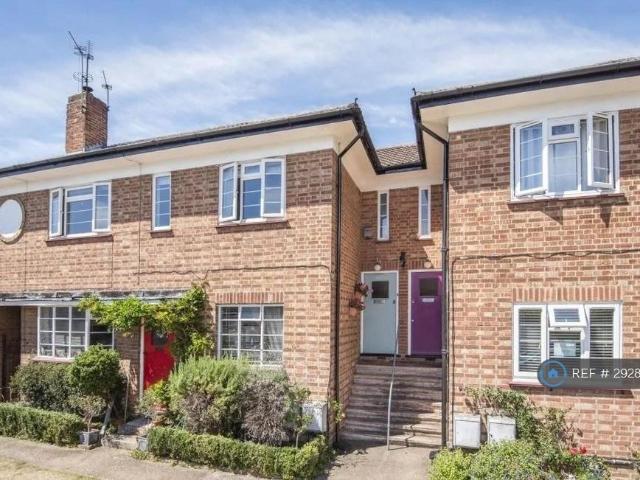 Cambridge Road, Teddington, TW11 2 bed maisonette to rent £1,999 pcm £461 pw