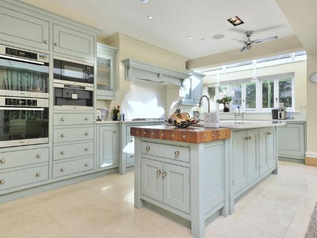 Cambridge Road, Battersea SW11 5 bed terraced house to rent £9,000 pcm £2,077 pw