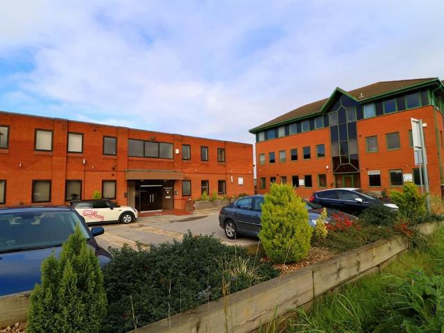 Cambridge Road, Bedford MK42, 2 bed flat to rent, £1,150 pcm | PrimeLocation