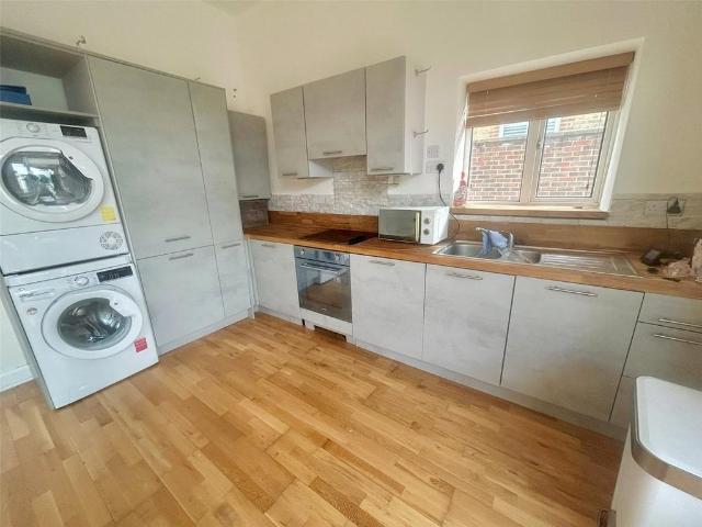 Cambridge Road, Bromley, BR1 2 bed apartment to rent £1,650 pcm £381 pw
