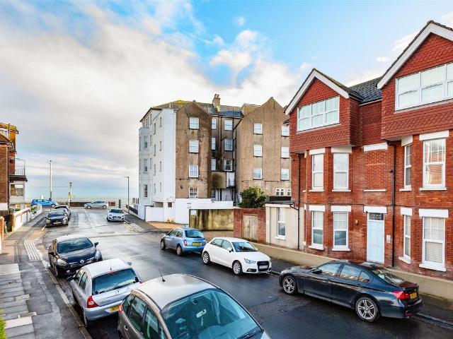Cambridge Road, Eastbourne BN22, Studio to rent, £600 pcm | PrimeLocation