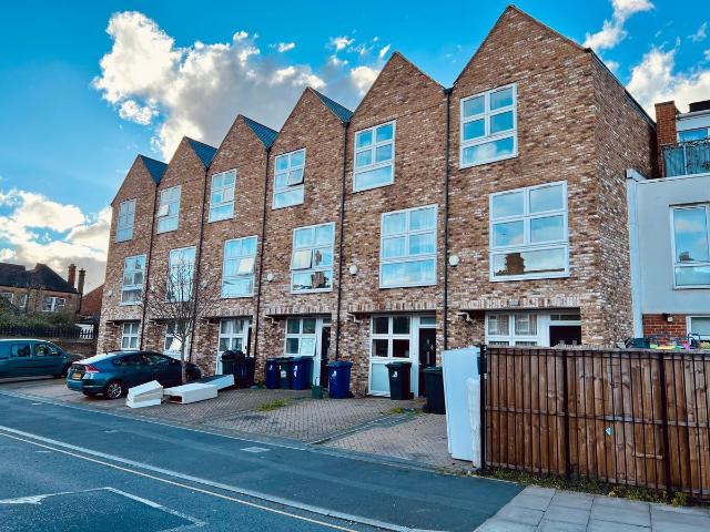 Cambridge Road, Hanwell W7, 4 bed terraced house to rent, £3,150 pcm | PrimeLocation