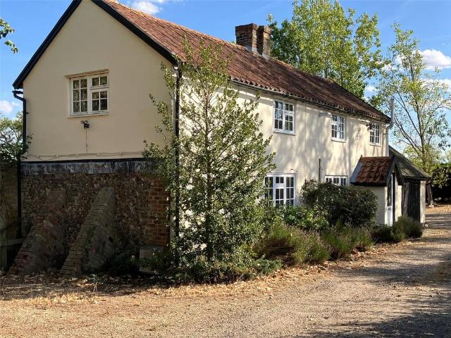 Cambridge Road, Hauxton, Cambridge 3 bed detached house to rent £1,950 pcm £450 pw
