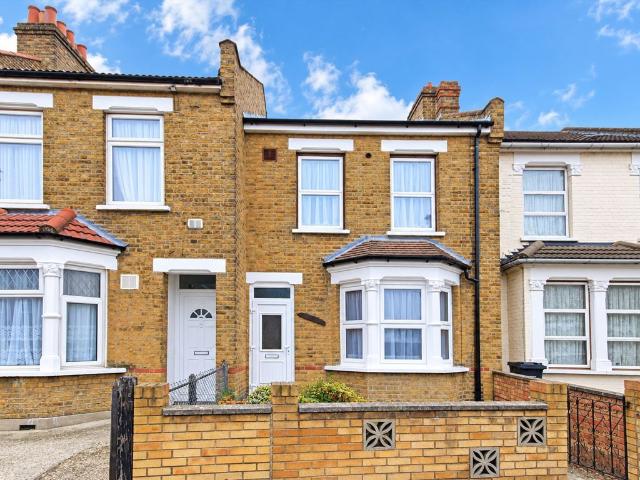 Cambridge Road, Hounslow TW4, 3 bed terraced house to rent, £1,895 pcm | PrimeLocation