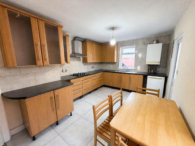 Cambridge Road, Ilford, IG3 5 bed terraced house to rent £2,800 pcm £646 pw