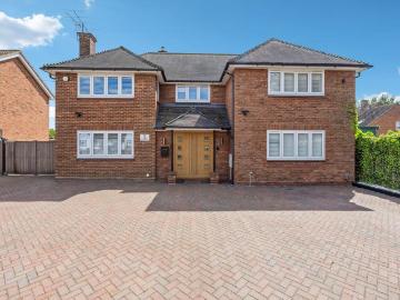 Cambridge Road, Langford. 4 bed detached house to rent £3,500 pcm £808 pw
