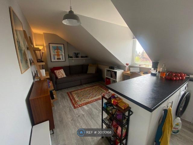 Cambridge Road, London E11, 1 bed flat to rent, £1,400 pcm | PrimeLocation