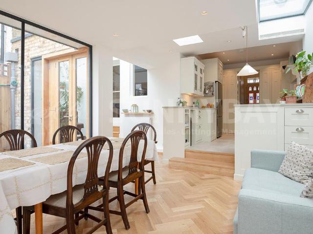 Cambridge Road, London SW20 5 bed semi detached house to rent £13,000 pcm £3,000 pw