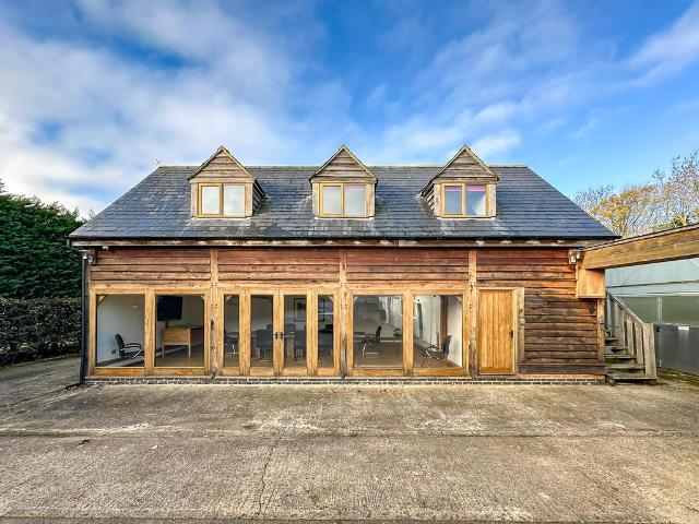 Cambridge Road, St. Neots PE19 2 bed apartment to rent £1,175 pcm £271 pw