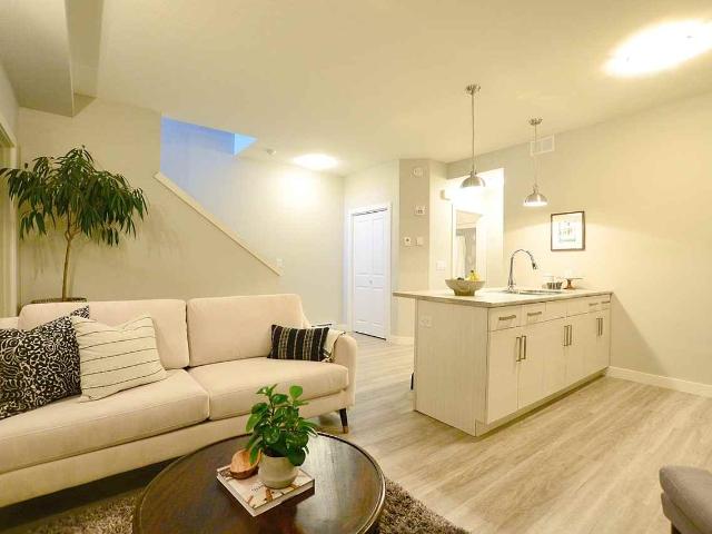 Cambridge Way 1 Bedroom Home for Rent at 29 Cambridge Way, Steinbach, MB R5G 2S5