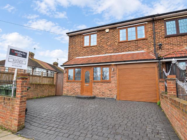 Camdale Road, London SE18, 3 bed semi detached house to rent, £2,000 pcm | PrimeLocation