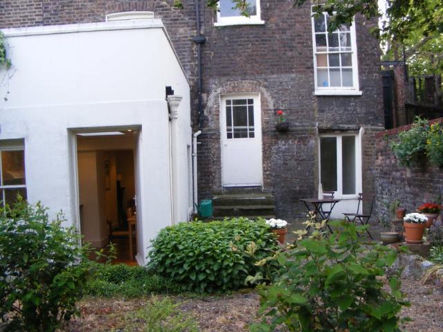 Camden 2 dbl bed garden flat + separate study