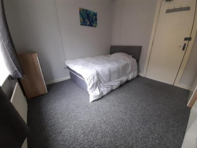 Camden Court, 17 Rousden Street. 1 bed detached bungalow to rent £1,000 pcm £231 pw