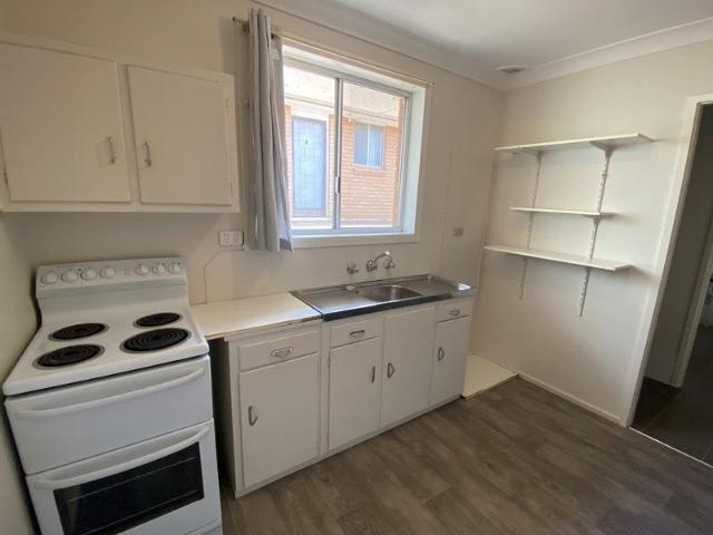 CAMDEN CENTRAL LOCATION, WATER USAGE INCLUDED!