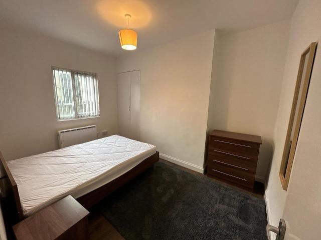 Camden High Street, London, NW1 1 bed apartment to rent £1,560 pcm £360 pw