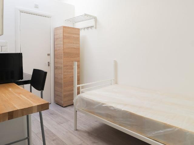 Camden High Street NW1, Studio to rent, £1,399 pcm | PrimeLocation
