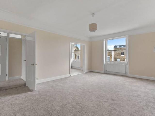 Camden NW3 2 bed flat to rent £2,861 pcm £660 pw