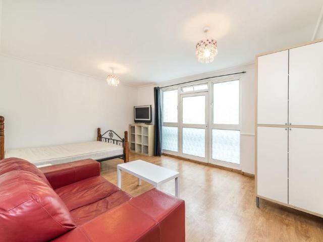 Camden Street, Camden Town, London, NW1 3 bed flat to rent £4,009 pcm £925 pw