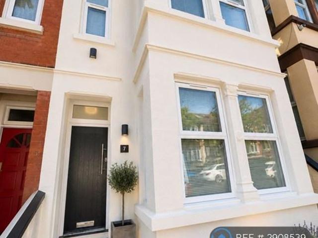 Camden Road, Gillingham, ME7 1 bed in a house share to rent £850 pcm £196 pw