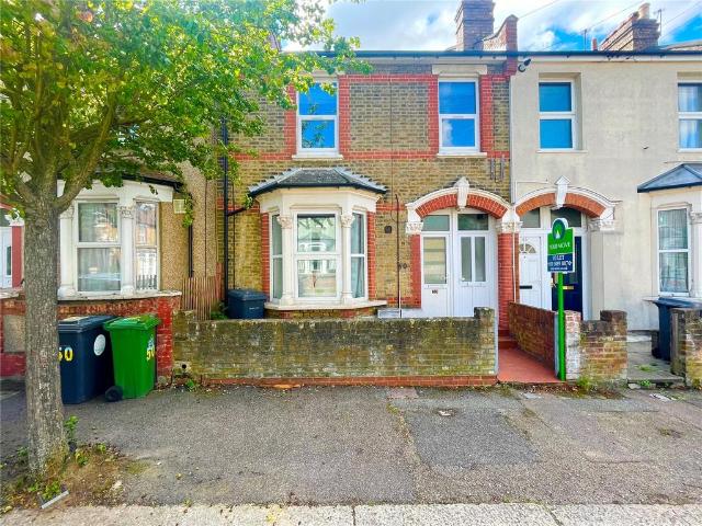 Camden Road, London, E17 2 bed flat to rent £2,000 pcm £462 pw