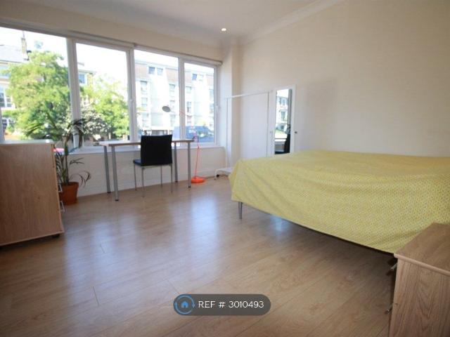 Camden Road, London NW1, 4 bed flat to rent, £4,500 pcm | PrimeLocation