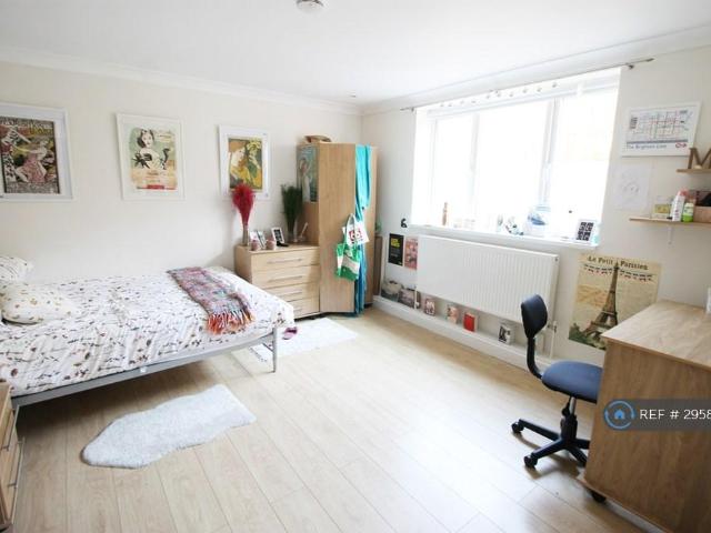 Camden Road, London, NW1 5 bed flat to rent £6,279 pcm £1,449 pw