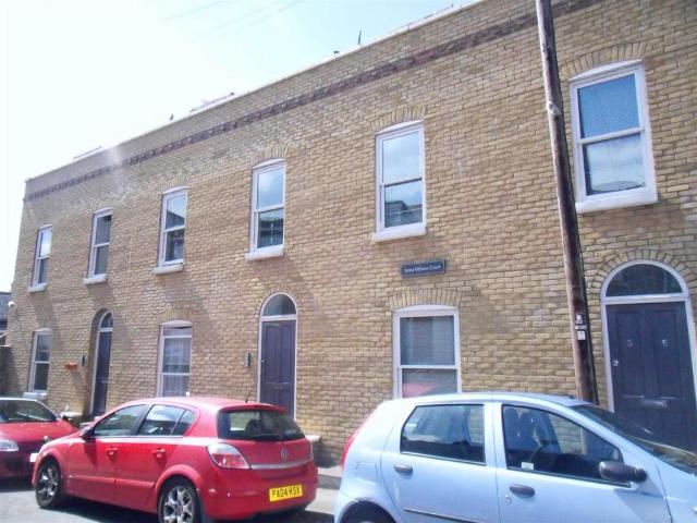Camden Road, Ramsgate CT11 1 bed apartment to rent £750 pcm £173 pw