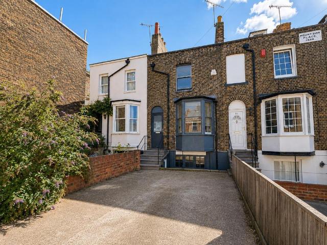 Camden Road, Ramsgate, Kent, CT11 3 bed house to rent £1,350 pcm £312 pw