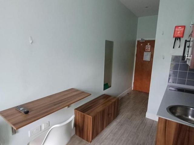 Camden Rd, London N7 Studio to rent £1,440 pcm £332 pw