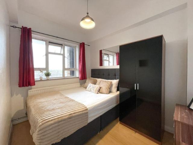 Camden, UK NW5, 3 bed shared accommodation to rent, £996 pcm | PrimeLocation
