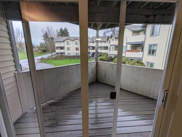 North Salem Apartment Complex With Washer/Dryer! ~ Camelot 2 Bedroom Apartment for Rent at 1148 37th Pl Ne, Salem, OR 97301 Northeast Salem