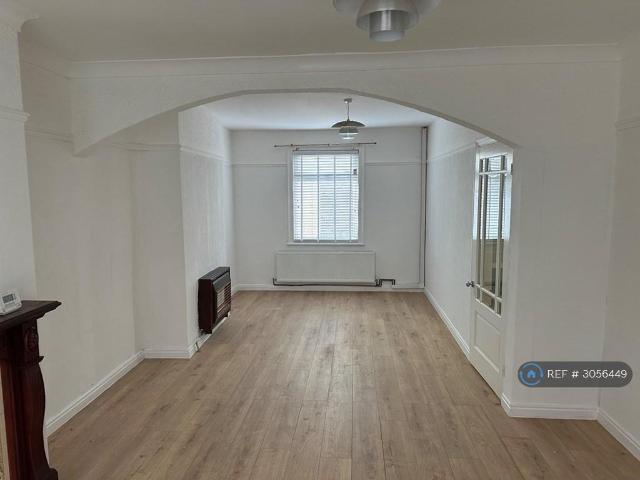 Camelon Street, Thornaby. 3 bed terraced house to rent £675 pcm £156 pw