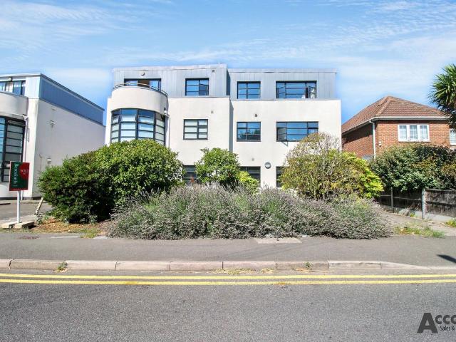 Camellia Close, West Horndon CM13, 2 bed flat to rent, £1,650 pcm | PrimeLocation
